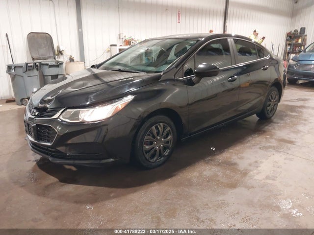 Chevrolet Cruze Ls Auto 2017 1G1BC5SM4H7243786 Image 2
