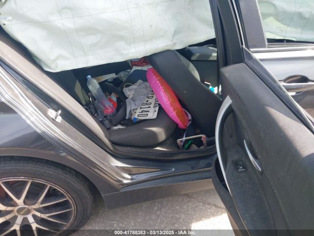 WBA8A9C34HK864072 BMW 320i