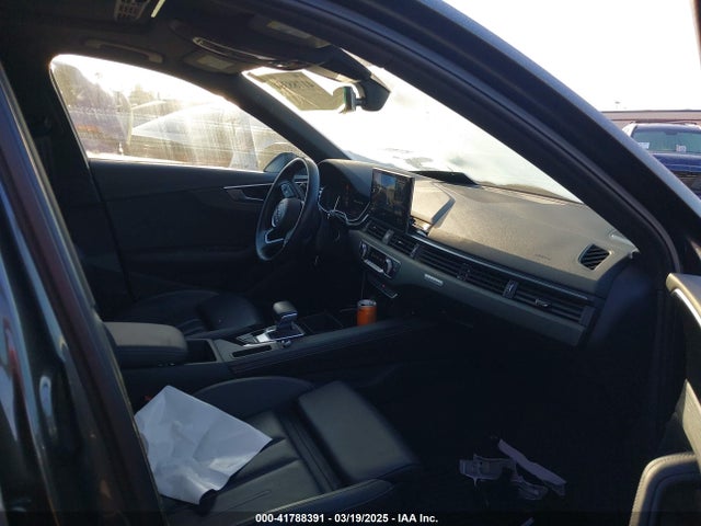 2022 AUDI A4 WAUEAAF41NN010661 Photo 4