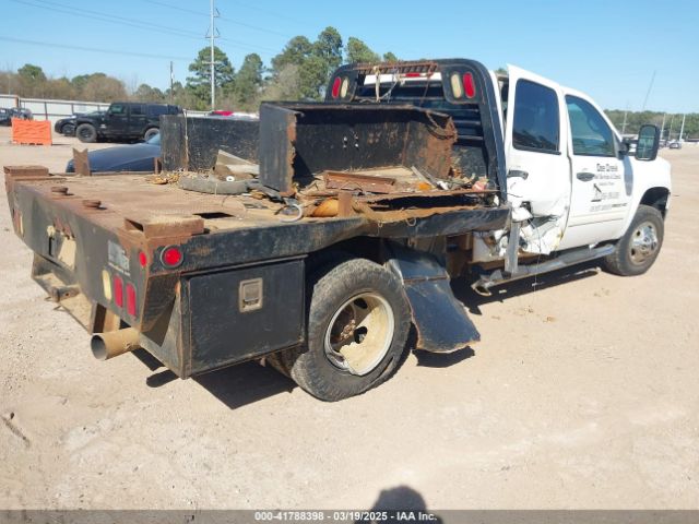 2011 GMC SIERRA 3500HD 1GT423C82BF235210 Photo 3