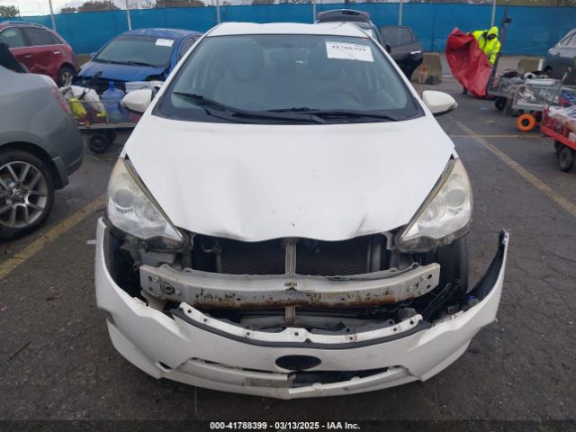 JTDKDTB34E1563091 Toyota Prius C One