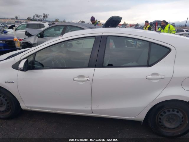 JTDKDTB34E1563091 Toyota Prius C One