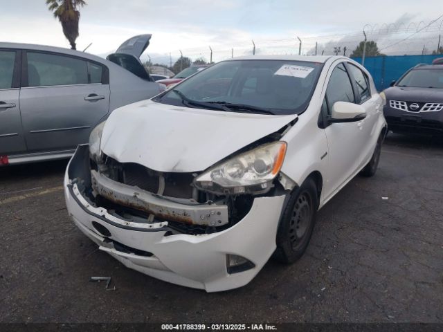 JTDKDTB34E1563091 Toyota Prius C One