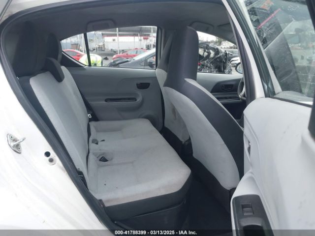 JTDKDTB34E1563091 Toyota Prius C One