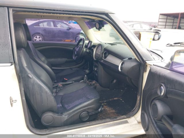 2011 MINI COOPER WMWSU3C52BT092653 Photo 4