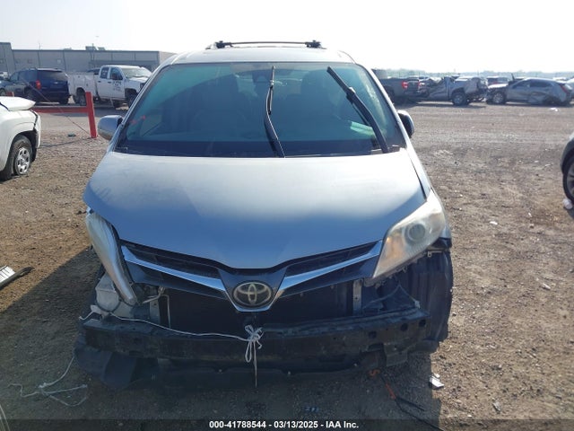 5TDYZ3DC3JS919973 Toyota Sienna Xle 8 Passenger