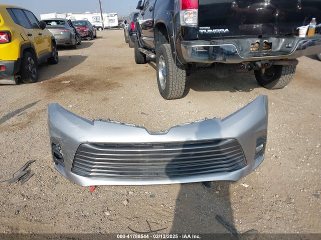 5TDYZ3DC3JS919973 Toyota Sienna Xle 8 Passenger