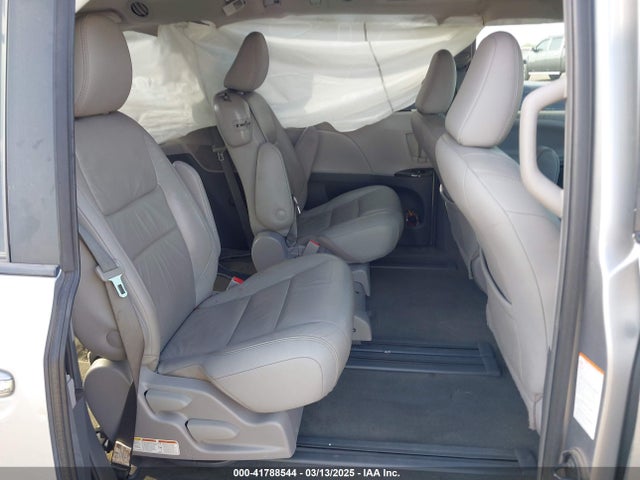 5TDYZ3DC3JS919973 Toyota Sienna Xle 8 Passenger