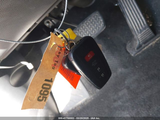 5TDZZRAH9MS533683 Toyota Highlander Le
