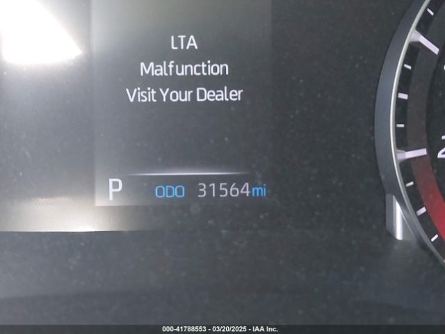 5TDZZRAH9MS533683 Toyota Highlander Le