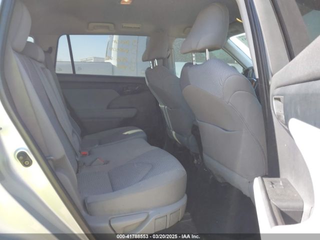 5TDZZRAH9MS533683 Toyota Highlander Le