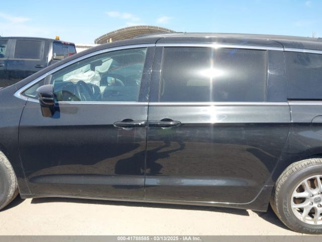 2C4RC1BG8NR169579 Chrysler Pacifica Touring L