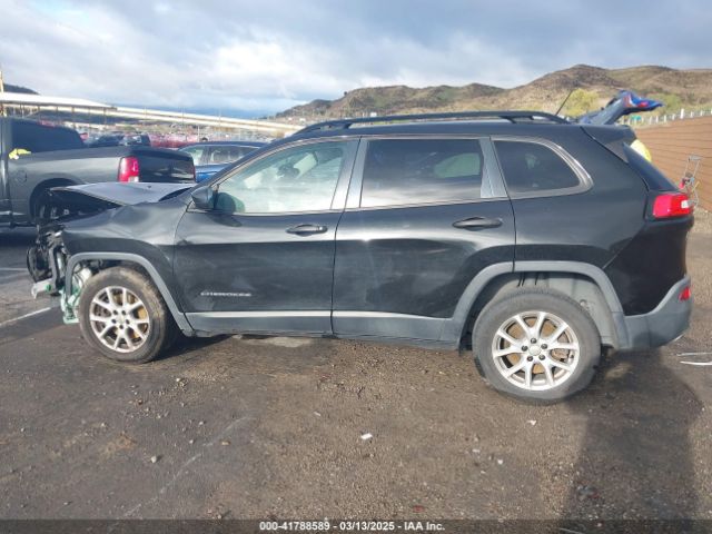 1C4PJLASXGW347372 Jeep Cherokee Sport