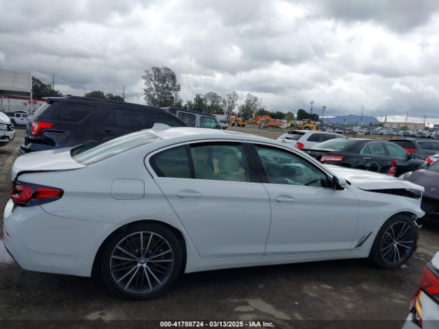 WBA13AG0XMCG10032 BMW 530e
