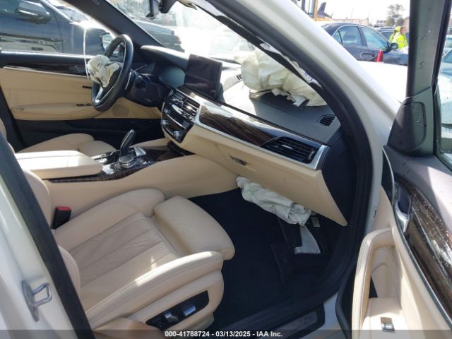 WBA13AG0XMCG10032 BMW 530e