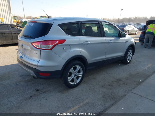 1FMCU9GX0GUA13421 Ford ESCAPE SE