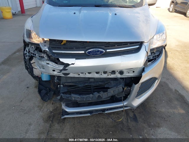 1FMCU9GX0GUA13421 Ford ESCAPE SE