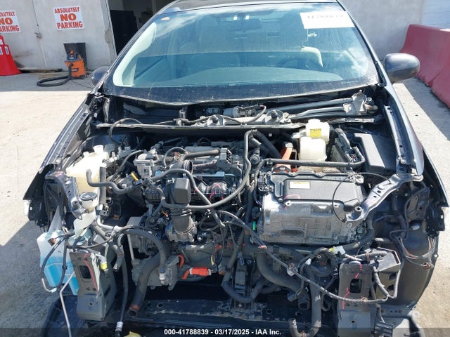 JTDKN3DUXF0432144 Toyota Prius Three
