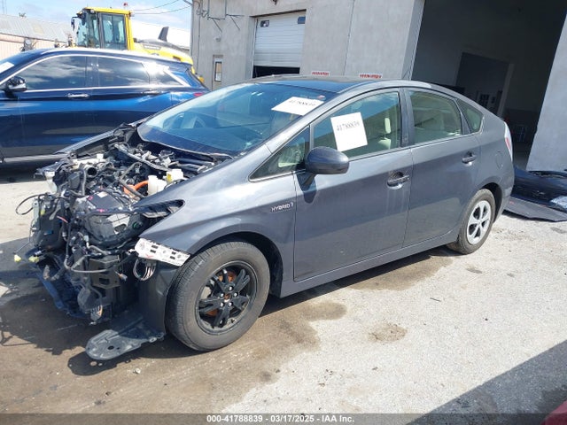 JTDKN3DUXF0432144 Toyota Prius Three