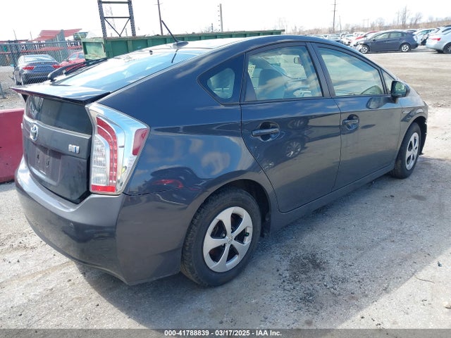 JTDKN3DUXF0432144 Toyota Prius Three