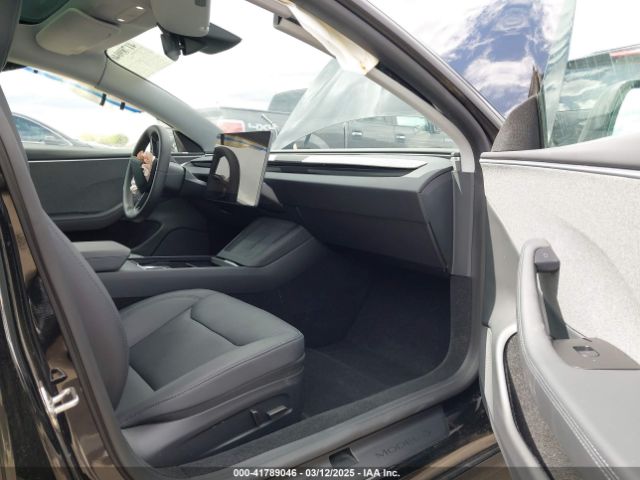 5YJ3E1EA1RF831561 Tesla MODEL 3