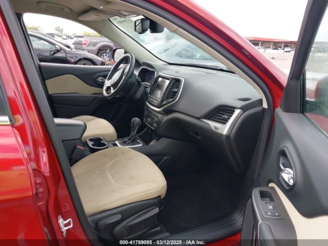 1C4PJLCS8FW516588 Jeep Cherokee Latitude