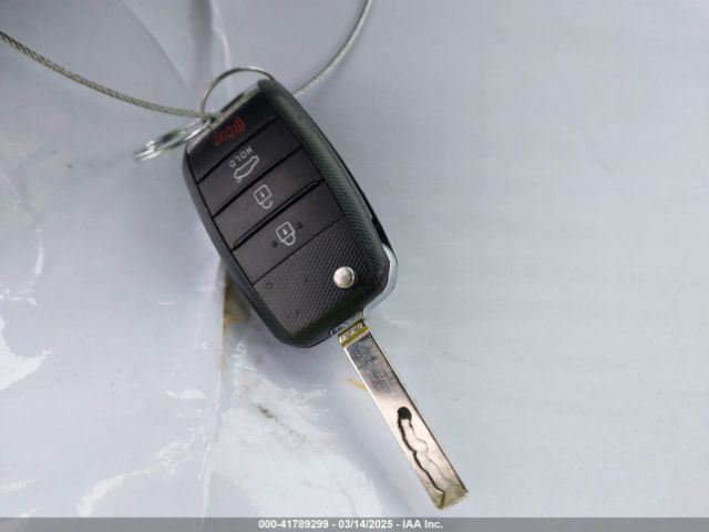 5XXGT4L39KG368570 KIA Optima Lx