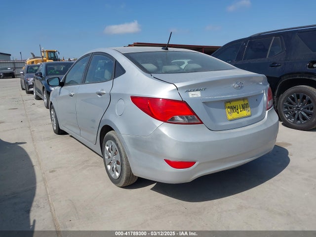 Hyundai ACCENT SE 2017 KMHCT4AE3HU193654 Image 3