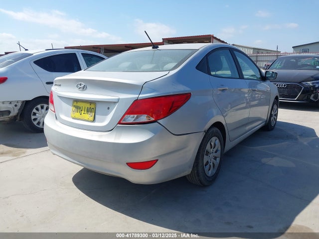 Hyundai ACCENT SE 2017 KMHCT4AE3HU193654 Image 4