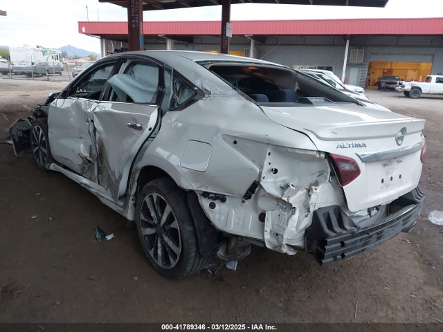 1N4AL3AP2HC488599 Nissan Altima 2.5 Sr