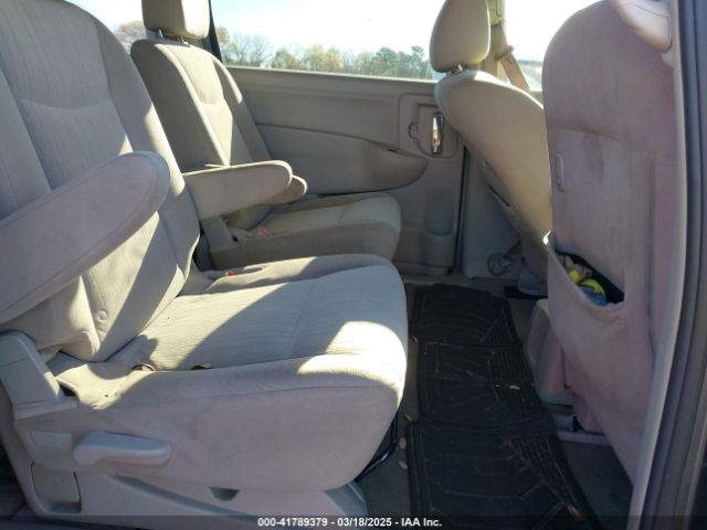 JN8AE2KP9H9165133 Nissan Quest Sv