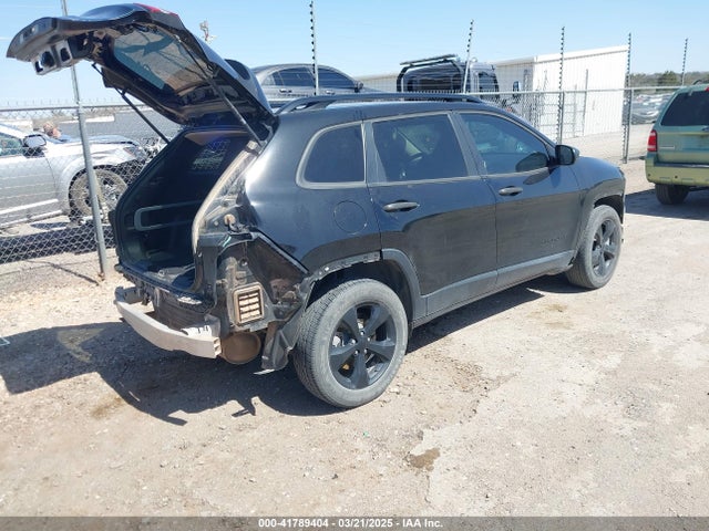1C4PJMAB8HW633471 Jeep Cherokee Altitude 4x4