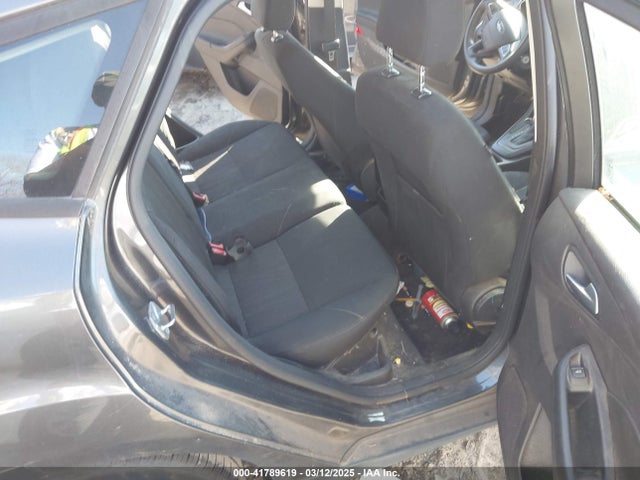 Ford FOCUS SE 2016 1FADP3K20GL371042 Image 8