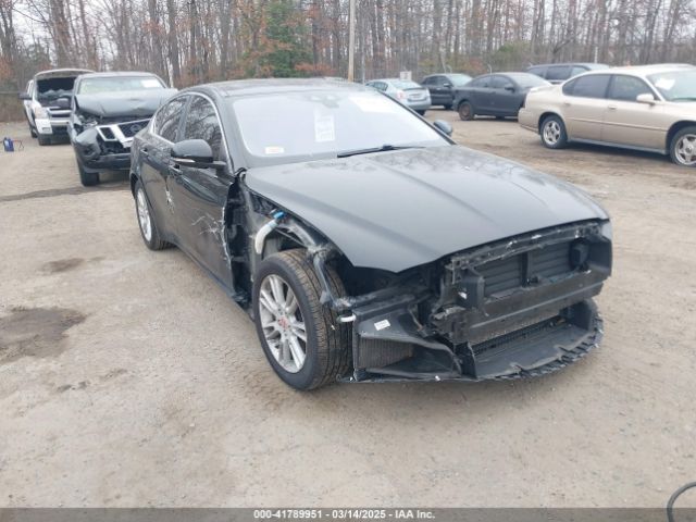 2019 JAGUAR XE SAJAD4FX1KCP49252