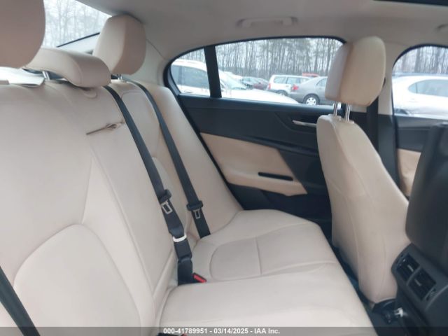 2019 JAGUAR XE SAJAD4FX1KCP49252 Photo 7