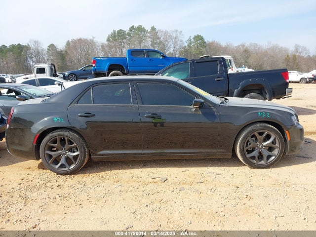 Chrysler 300 300s 2023 2C3CCABGXPH676695 Image 13
