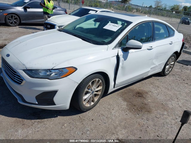 Ford FUSION SE 2020 3FA6P0HDXLR104549 Image 2