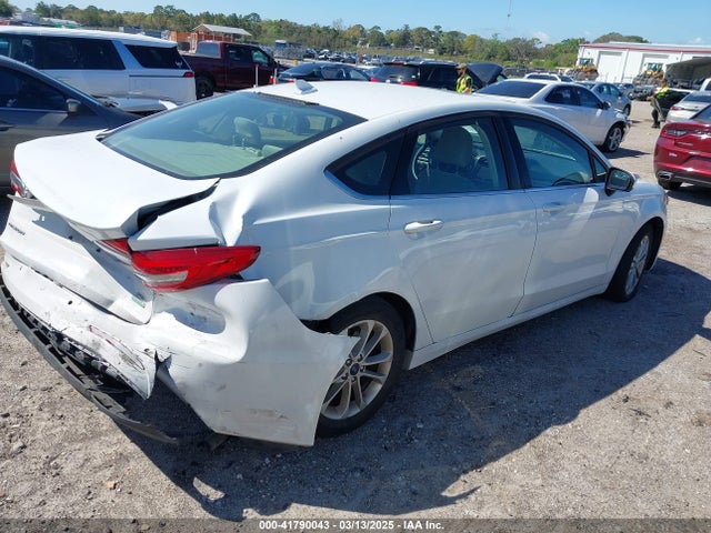 Ford FUSION SE 2020 3FA6P0HDXLR104549 Image 4
