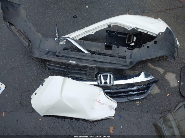 2HKRW5H35JH407625 Honda CR-V LX