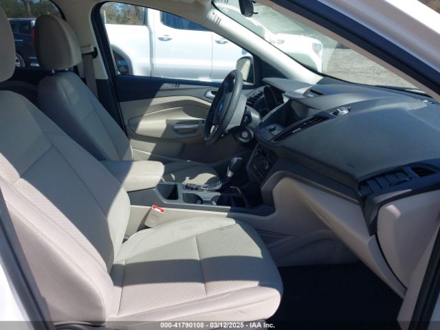 1FMCU0GD1HUA87904 Ford ESCAPE SE