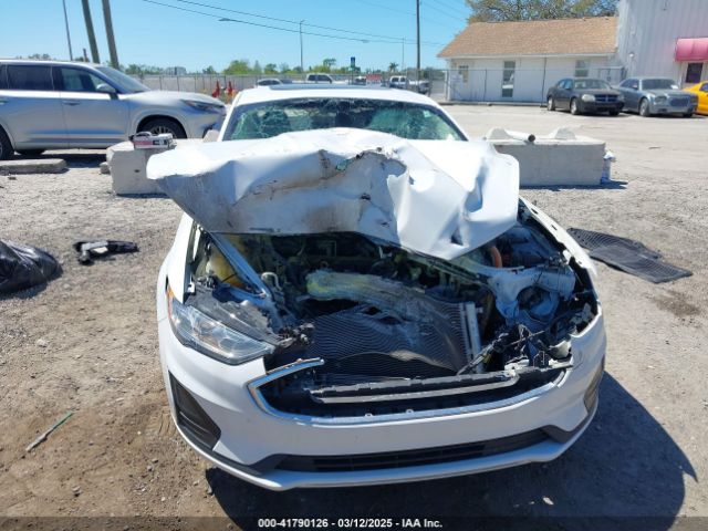 3FA6P0LU8LR266686 Ford Fusion Hybrid Se