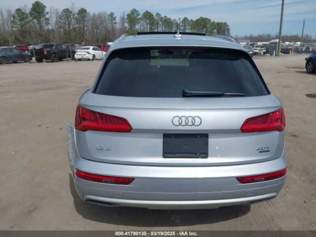 WA1BNAFYXJ2235843 Audi Q5 2.0t Premium/2.0t Tech Premium