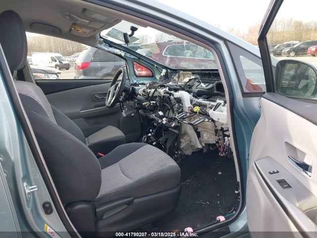 JTDZN3EU5HJ065566 Toyota Prius V Two