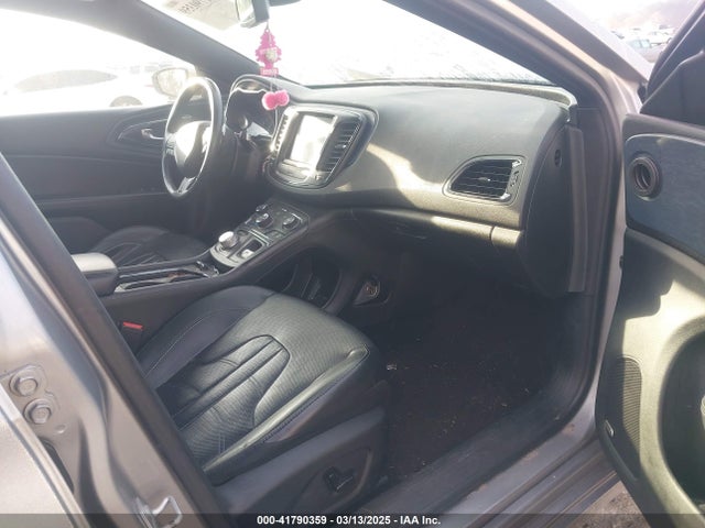 1C3CCCBB1GN161818 Chrysler 200 S