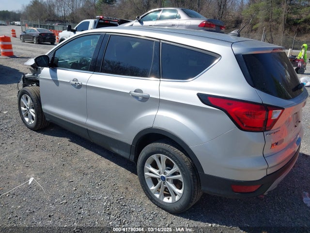 1FMCU9GD0KUA12963 Ford ESCAPE SE