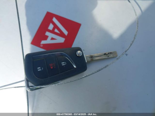 NMTKHMBX6LR106732 Toyota C-HR LE