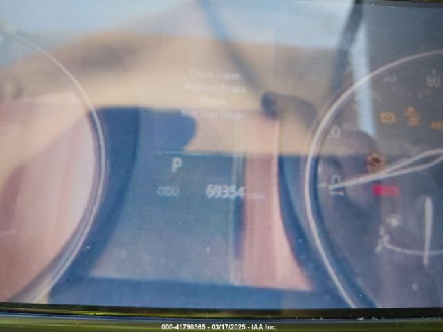 NMTKHMBX6LR106732 Toyota C-HR LE