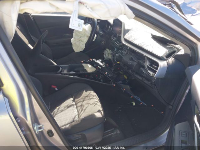 NMTKHMBX6LR106732 Toyota C-HR LE