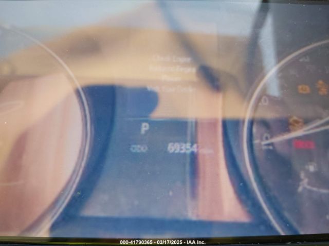 NMTKHMBX6LR106732 Toyota C-HR LE