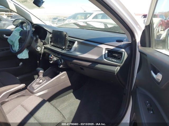 3KPA24AD0NE438118 KIA RIO LX